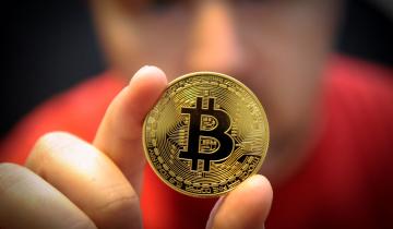 Bitcoin: Κόντρα στo sell-off, αναλυτής προβλέπει ανάκαμψη ακόμη και από σήμερα Τρίτη