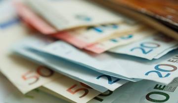 Ποιες αυξήσεις σε μισθούς και συντάξεις έρχονται στο επόμενο εξάμηνο - Τα νέα επιδόματα του Νοεμβρίου