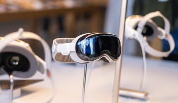 Apple: Περικοπές άνω των 200 θέσεων εργασίας σε Siri και Vision Pro