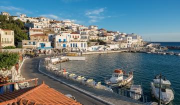 Την Άνδρο προτείνει η βρετανική Express ως ιδανική επιλογή στις Κυκλάδες