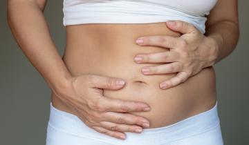 Τι μπορεί να προκαλεί καούρες στο στομάχι, ακόμα κι αν ακολουθούμε μια ισορροπημένη διατροφή