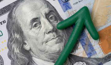 Υψηλό έξι μηνών για το δολάριο