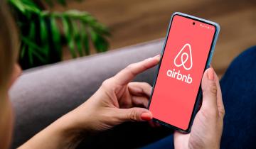 Εορταστικό άλμα για τις βραχυχρόνιες μισθώσεις με την Αθήνα πρωταγωνιστή