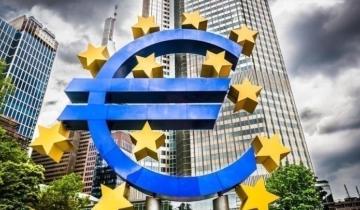 Έρευνα Bloomberg: Δεν αποκλείεται η ΕΚΤ να μεταφέρει τον Δεκέμβριο τη μείωση των επιτοκίων