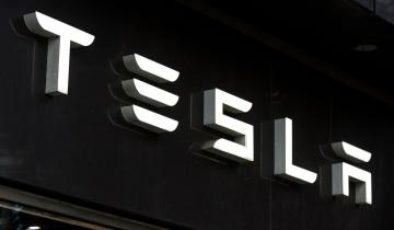 Tesla: Πτώση 14% στις παραδόσεις οχημάτων το β' τρίμηνο