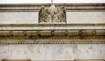 Σμιντ (Fed): Κατά της μείωσης των επιτοκίων - «Ο πληθωρισμός παραμένει πολύ υψηλός»