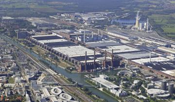 H Volkswagen πατά «φρένο» στην παραγωγή των Golf και Tiguan λόγω έλλειψης ημιαγωγών