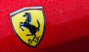 Η Ferrari κυκλοφόρησε το πρώτο πλήρως ηλεκτρικό της όχημα - Πτώση για τη μετοχή