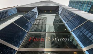 Fitch: Αναβαθμίζει την αξιολόγηση της Ελλάδας σε «ΒΒΒ»