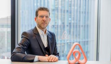 Matteo Sarzana (Airbnb): Διαχρονικά υψηλή η ζήτηση για Ελλάδα - Μικρή η επίδραση της Airbnb στο στεγαστικό