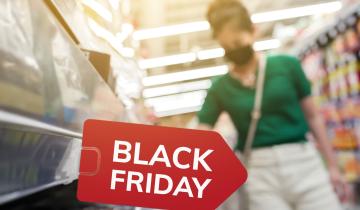 Στον «πυρετό» της Black Friday και τα σούπερ μάρκετ