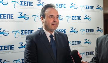 Παπαστεργίου: Πρέπει να αλλάξει ο ρυθμός ενσωμάτωσης της ΑΙ από τις επιχειρήσεις