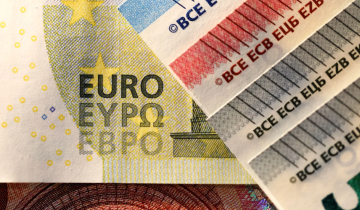 Τα «γεμάτα» ταμεία, η νέα αποπληρωμή χρέους και τα μηνύματα
