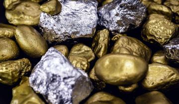 Άλμα για χρυσό και ασήμι στην σκιά των δασμών Τραμπ