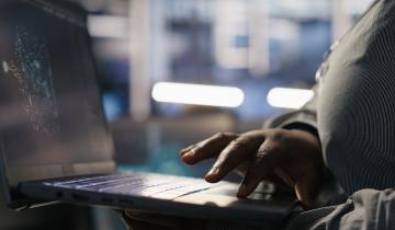 Η Lenovo ορίζει τη νέα εποχή του Hybrid AI με ένα χαρτοφυλάκιο εξατομικευμένου και διορατικού ΑΙ