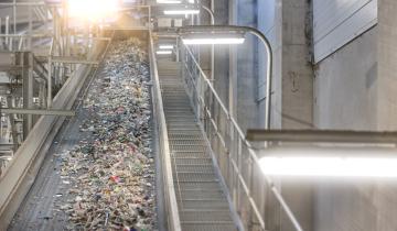 Σκουπίδια, ενέργεια και δισεκατομμύρια: Αλματώδης η ανάπτυξη της ενεργειακής αξιοποίησης αποβλήτων