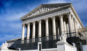 ΗΠΑ: Επιφυλακτικό το Ανώτατο Δικαστήριο για τη νομιμότητα του διατάγματος Τραμπ για το δίκαιο του εδάφους