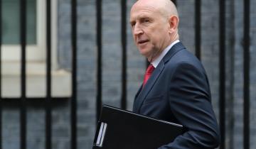 Βρετανός ΥΠΑΜ: «Οι ΗΠΑ είναι απολύτως κλειδωμένες στο ΝΑΤΟ»