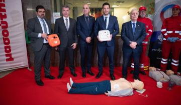 Με απινιδωτές εξοπλίζεται το Μετρό της Αθήνας