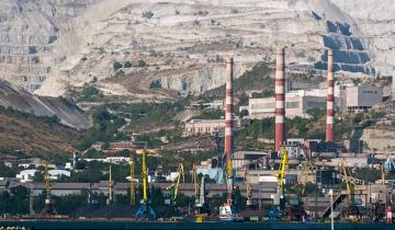 Η Ρωσία αποκομίζει έσοδα δισεκατομμυρίων από τον αποκλεισμό των Στενών του Ορμούζ