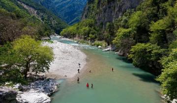 6 καλοκαιρινοί προορισμοί στην Ελλάδα για όσους δεν αντέχουν τη ζέστη