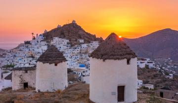 Ίος: Διακοπές στο νησί με τις παραδεισένιες παραλίες