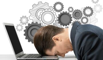 Η επέλαση της Τεχνητής Νοημοσύνης αυξάνει το άγχος των εργαζομένων - Ένας στους δύο φοβάται ότι μπορεί να αντικατασταθεί