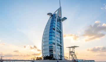 Ντουμπάι: Το εμβληματικό ξενοδοχείο Burj Al ⁠Arab θα κλείσει για 18 μήνες λόγω ανακαίνισης