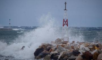 Καιρός: Θυελλώδεις άνεμοι αύριο σε Ιόνιο, Πελοπόννησο και Δ. Στερεά - Επιδείνωση την Τετάρτη