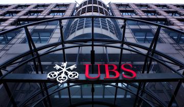 UBS: Γιατί βλέπει σημαντικά περιθώρια ανόδου στις ελληνικές τράπεζες