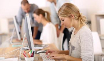 Mega πρόγραμμα για 50.000 ανέργους με επιδότηση μισθού €700 - Ποιοι προηγούνται στην επιλογή