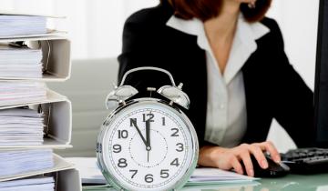 Υπερωρίες και δεύτερη δουλειά για τους «τεμπέληδες» Έλληνες - Πόσοι εργάζονται πάνω από 40 ώρες την εβδομάδα