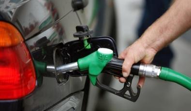 Fuel Pass: Μ. Δευτέρα οι αιτήσεις, Μ. Τετάρτη οι πρώτες πληρωμές