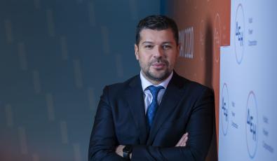 ΔΕΗ: Στα 2 δισ. ευρώ το προσαρμοσμένο EBITDA το 2025 - Μέρισμα 0,6 ευρώ ανά μετοχή