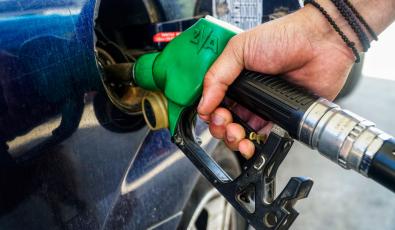 ExxonMobil - Chevron: Προειδοποιούν ότι ο πόλεμος με το Ιράν θα διατηρήσει τις τιμές των καυσίμων σε υψηλά επίπεδα