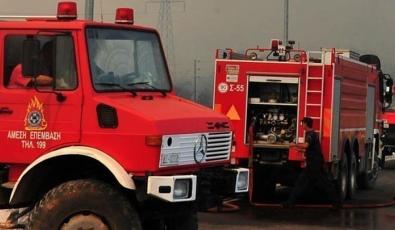 Καματερό: Οριοθετήθηκε η πυρκαγιά στους πρόποδες του Ποικίλου Όρους