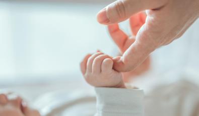 ΕΛΣΤΑΤ: Μείωση κατά 4,2% στις γεννήσεις στην Ελλάδα πέρυσι