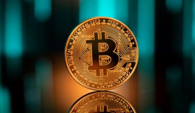 Νέες πιέσεις για τα κρυπτονομίσματα - Σε «βουτιά» προς τα 90.000 δολάρια το Bitcoin
