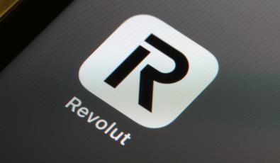 Η Revolut μπαίνει στα stablecoins με το EURR