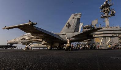 Μπορούν τα αμερικανικά όπλα να «σπάσουν» τον ιρανικό έλεγχο του Ορμούζ;