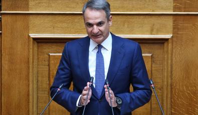 Μητσοτάκης στη Βουλή: Μείωση 10 λεπτών στη βενζίνη και 5 λεπτών στο ντίζελ