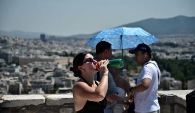Στο «κόκκινο» ο υδράργυρος με 40άρια - Πότε πέφτει η θερμοκρασία