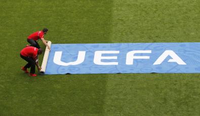 Η UEFA συνεχίζει το μποϊκοτάζ του Μουντιάλ παρά την αναδίπλωση της FIFA