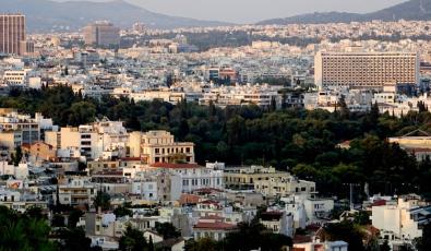 Κομισιόν: Ενδείξεις υπερτίμησης στην ελληνική αγορά κατοικίας - Καμπανάκι για τις φοροαπαλλαγές