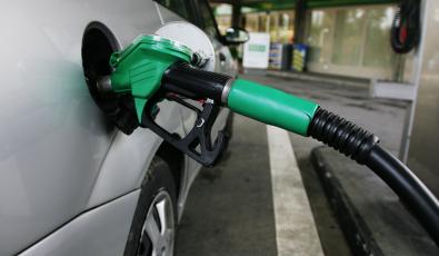 Καύσιμα: Τσιμπάει η βενζίνη – Γιατί δεν πέφτουν οι τιμές