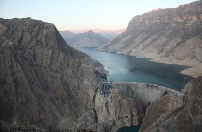 Το νερό απασχολεί τους κατοίκους όσο ακριβώς και οι βόμβες στον Πόλεμο του Περσικού