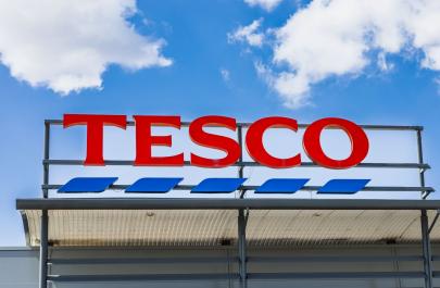 Πώς η συνεργασία της Tesco με ντόπιους παραγωγούς, αντικαθιστά τους συνεταιρισμούς