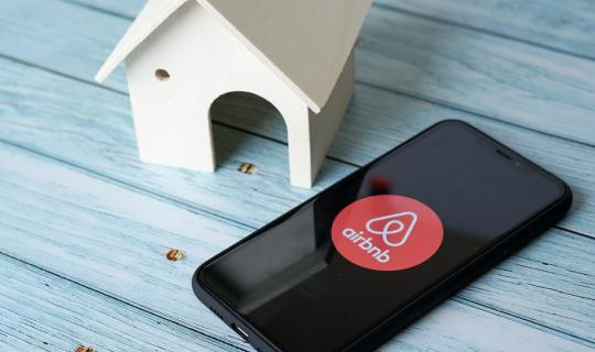 Airbnb: 4η η Ελλάδα στην ΕΕ με 29,3 εκατ. διανυκτερεύσεις το 3ο τρίμηνο - 4η μεγαλύτερη άνοδος με 12,3%