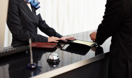 ICAP CRIF: Αύξηση 21% στα έσοδα των ξενοδοχείων την τελευταία πενταετία