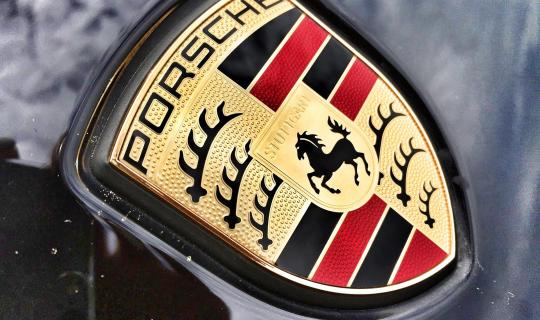Σε χαμηλό 16ετίας οι πωλήσεις της Porsche το 2025